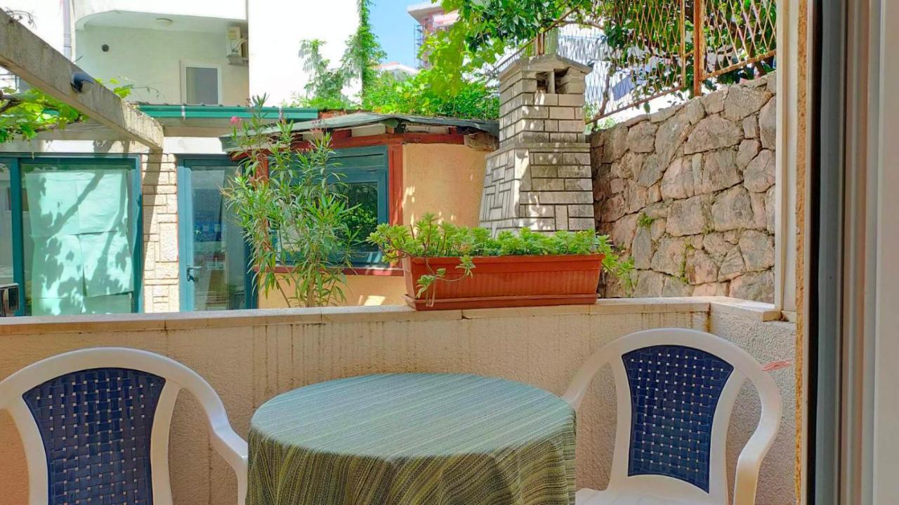Guesthouse Tri Palme Becici  Exterior photo